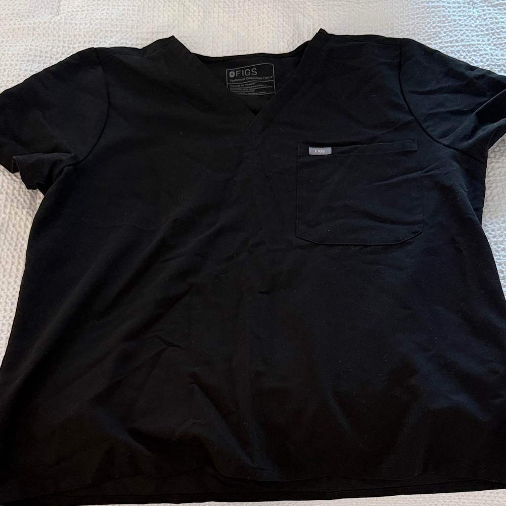 FIGS women's Black V-Neck Shirt